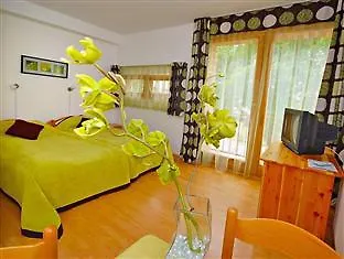 Centrum Apartmanhaz Ξενοδοχείο με διαμερίσματα 3*