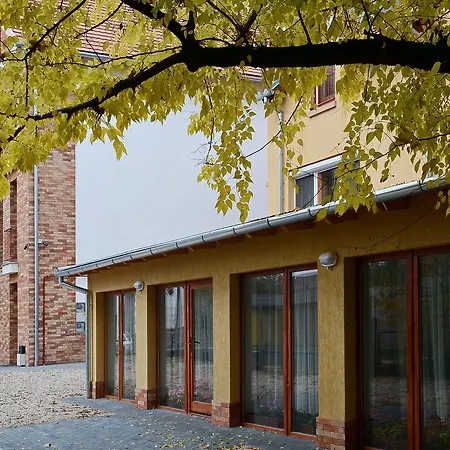 Centrum Apartmanhaz Ξενοδοχείο με διαμερίσματα