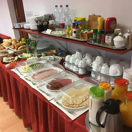 Ξενοδοχείο με διαμερίσματα Centrum Apartmanhaz Πετς