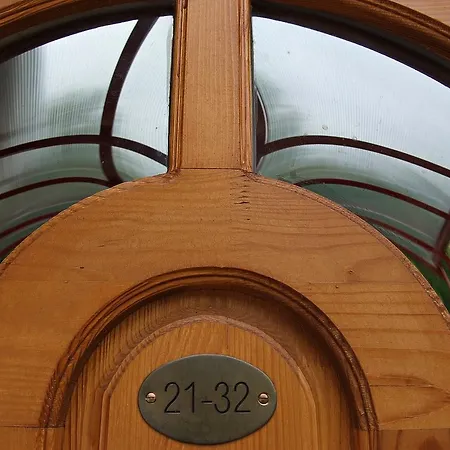 Ξενοδοχείο με διαμερίσματα Centrum Apartmanhaz