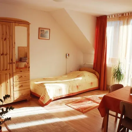 Centrum Apartmanhaz Apart Otel 3*