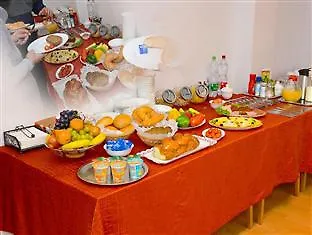 Centrum Apartmanhaz 3* ペーチ