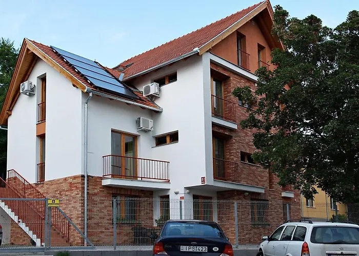 アパートホテル Centrum Apartmanhaz 3*