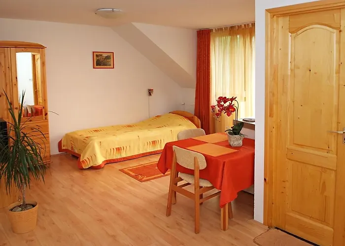 アパートホテル Centrum Apartmanhaz 3*