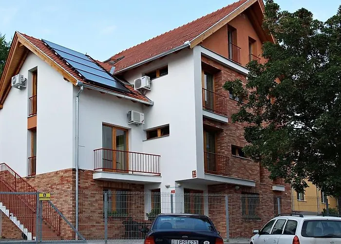 アパートホテル Centrum Apartmanhaz ペーチ