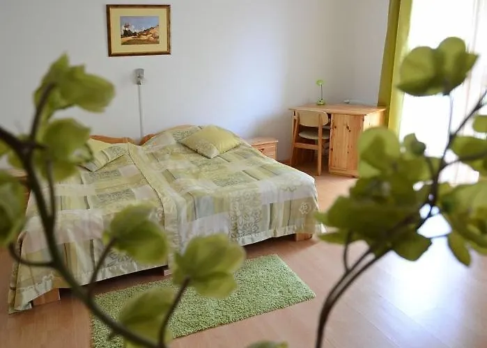 Centrum Apartmanhaz アパートホテル 3*