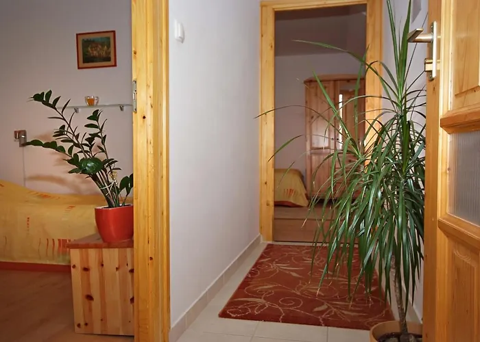 Centrum Apartmanhaz 3* ペーチ